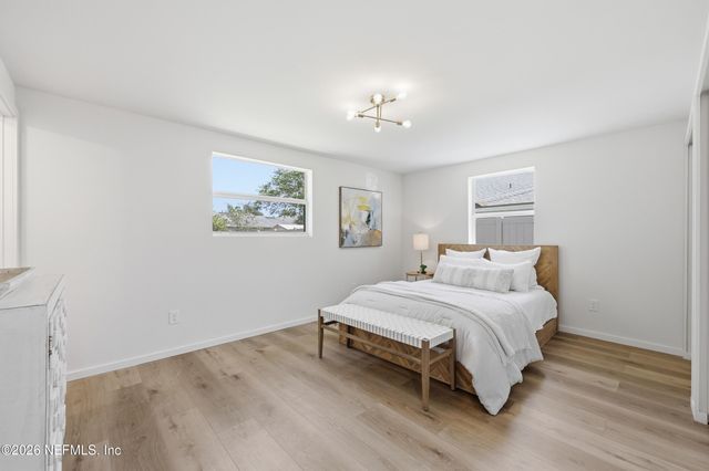 567 CRUISER Lane, Atlantic Beach, FL 32233