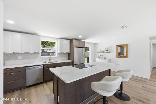 567 CRUISER Lane, Atlantic Beach, FL 32233