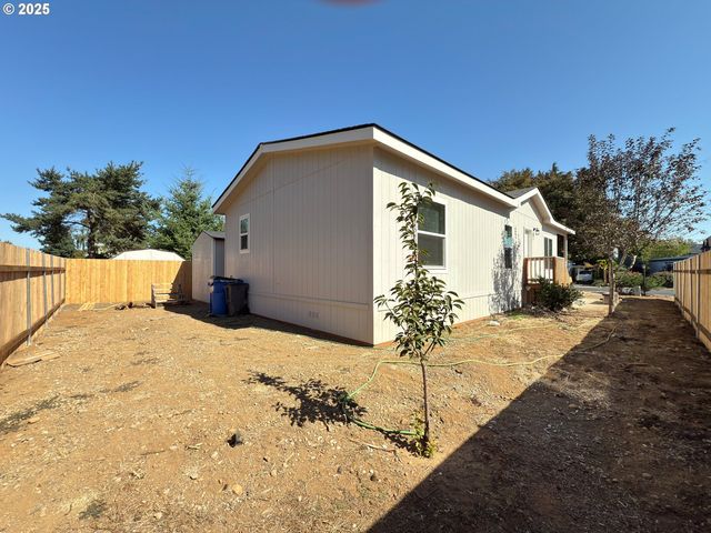 11316 Ne 28TH St 3, Vancouver, WA 98682