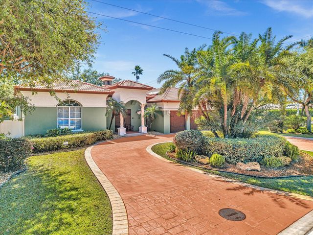 3934 Sherwood Boulevard, Delray Beach, FL 33445