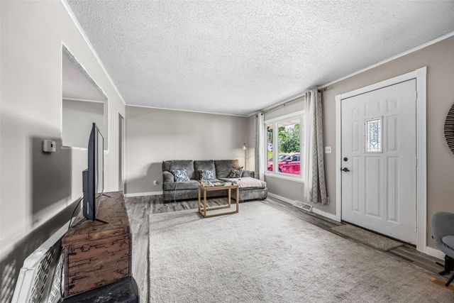54 Oklahoma Avenue SW, Cedar Rapids, IA 52404