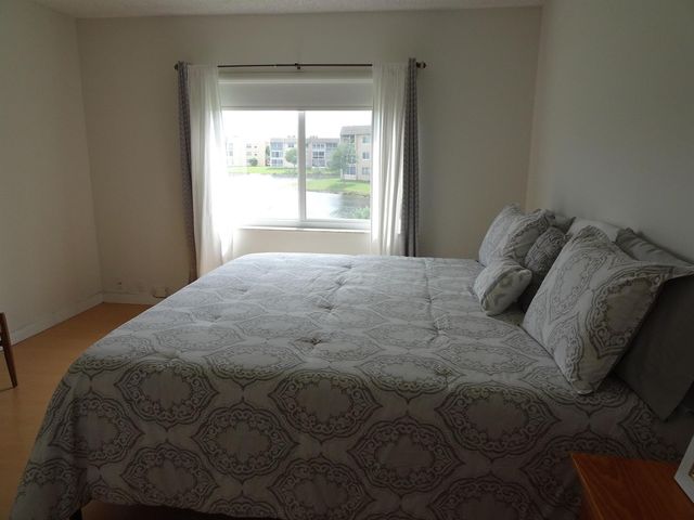 9261 Sunrise Lakes Boulevard 210, Fort Lauderdale, FL 33322