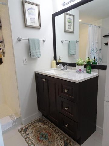 9261 Sunrise Lakes Boulevard 210, Fort Lauderdale, FL 33322