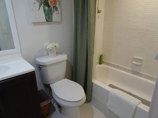 9261 Sunrise Lakes Boulevard 210, Fort Lauderdale, FL 33322