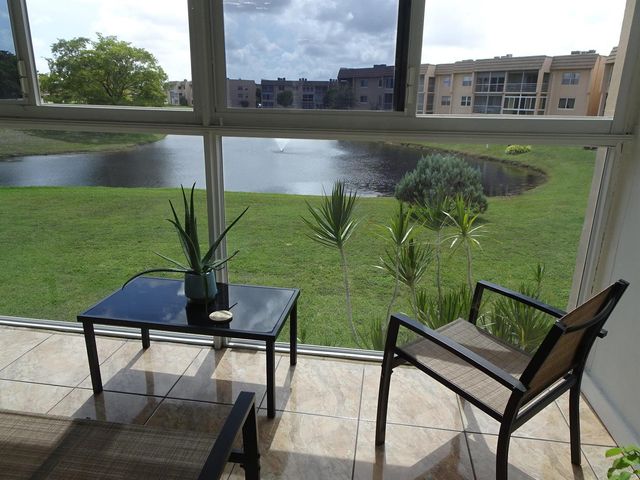 9261 Sunrise Lakes Boulevard 210, Fort Lauderdale, FL 33322