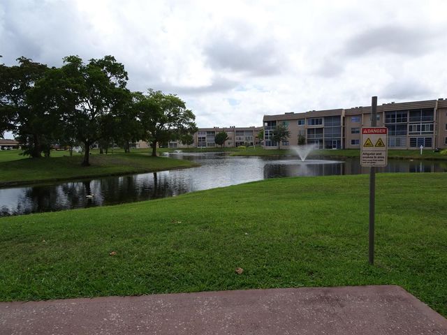 9261 Sunrise Lakes Boulevard 210, Fort Lauderdale, FL 33322