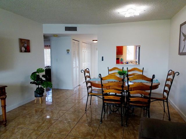 9261 Sunrise Lakes Boulevard 210, Fort Lauderdale, FL 33322