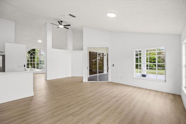2635 SE Morningside Boulevard, Port St. Lucie, FL 34952
