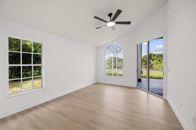 2635 SE Morningside Boulevard, Port St. Lucie, FL 34952