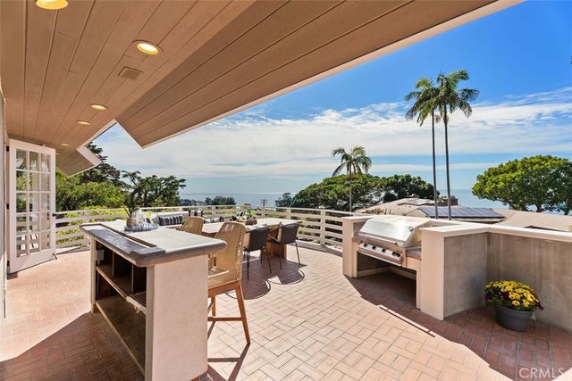 590 Diamond Street, Laguna Beach, CA 92651