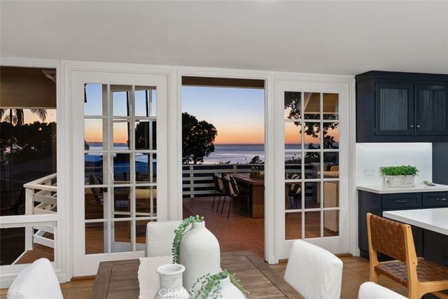 590 Diamond Street, Laguna Beach, CA 92651