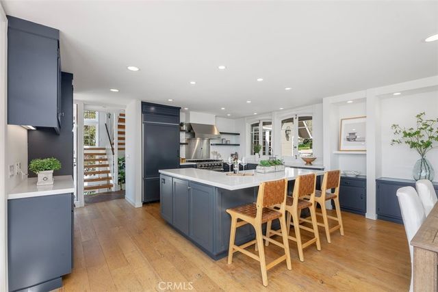 590 Diamond Street, Laguna Beach, CA 92651