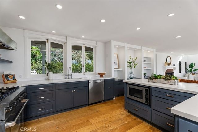 590 Diamond Street, Laguna Beach, CA 92651