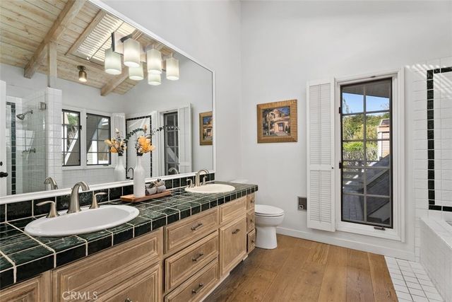 590 Diamond Street, Laguna Beach, CA 92651