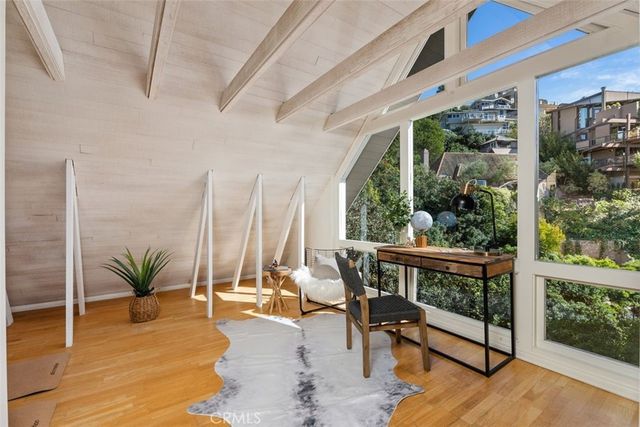 590 Diamond Street, Laguna Beach, CA 92651
