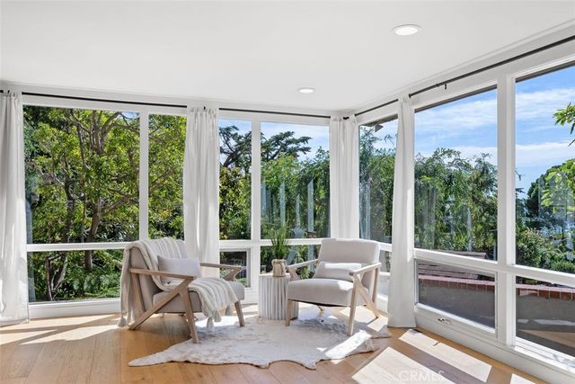 590 Diamond Street, Laguna Beach, CA 92651