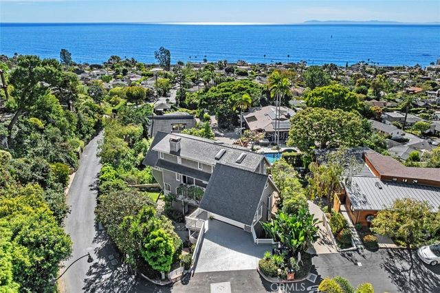 590 Diamond Street, Laguna Beach, CA 92651