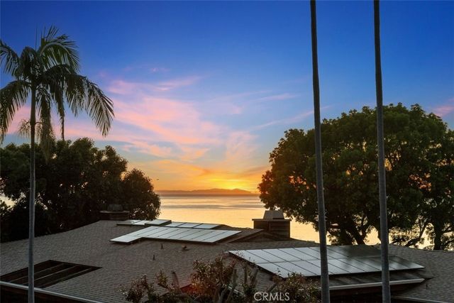 590 Diamond Street, Laguna Beach, CA 92651