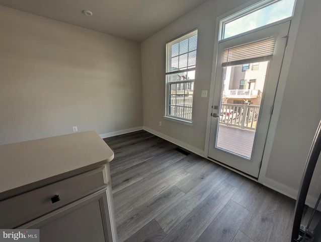 14024 SUNRISE VALLEY DR, Herndon, VA 20171