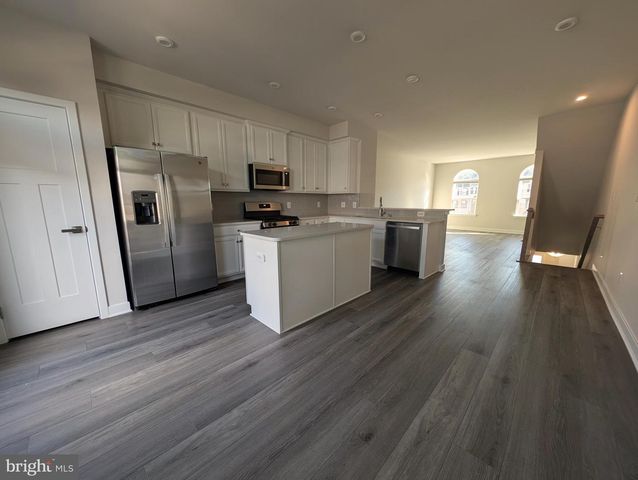 14024 SUNRISE VALLEY DR, Herndon, VA 20171