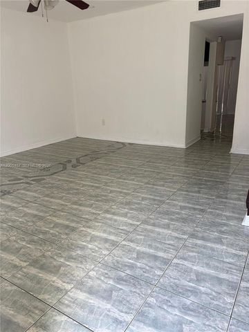 270 NE 142nd St 14A, Miami, FL 33161