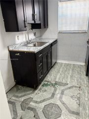 270 NE 142nd St 14A, Miami, FL 33161