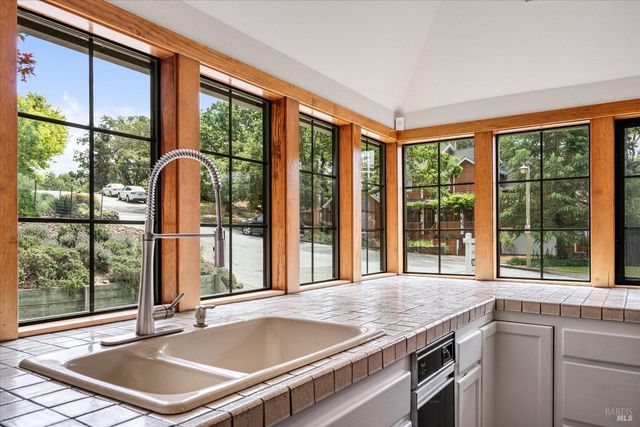 3541 Golf View Ter, Santa Rosa, CA 95405