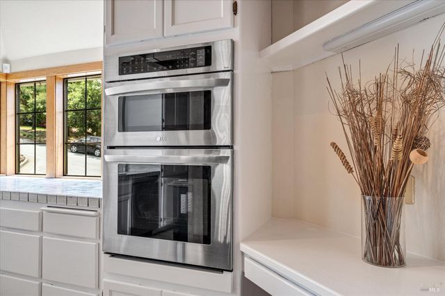 3541 Golf View Ter, Santa Rosa, CA 95405