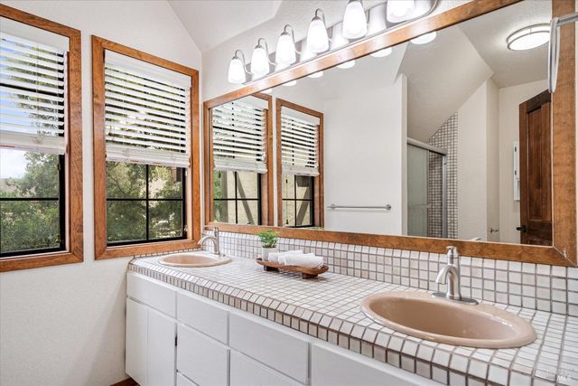 3541 Golf View Ter, Santa Rosa, CA 95405