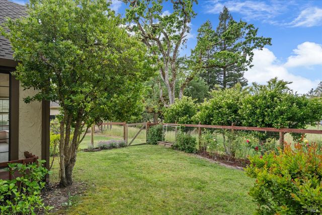 3541 Golf View Ter, Santa Rosa, CA 95405