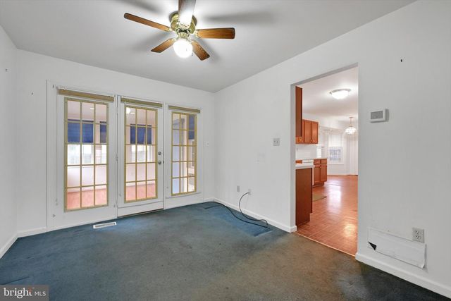 39 MANOR OAKS DR, Millersville, PA 17551