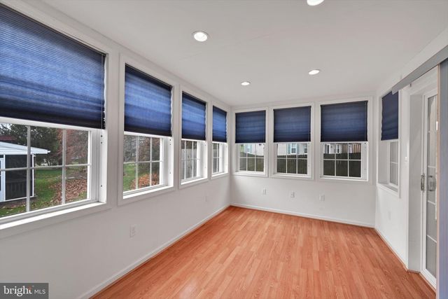 39 MANOR OAKS DR, Millersville, PA 17551