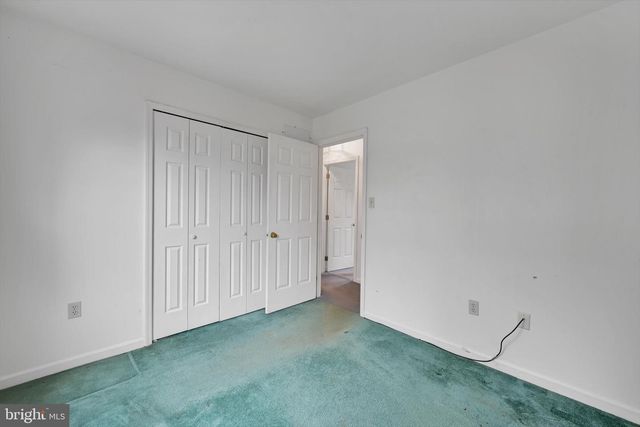 39 MANOR OAKS DR, Millersville, PA 17551