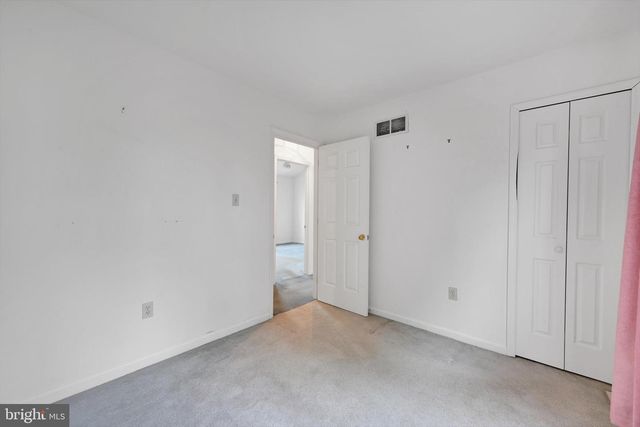 39 MANOR OAKS DR, Millersville, PA 17551