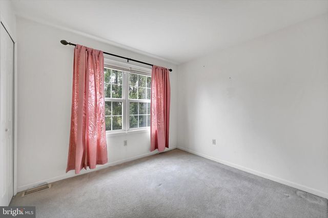 39 MANOR OAKS DR, Millersville, PA 17551