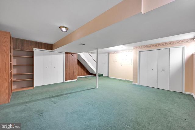 39 MANOR OAKS DR, Millersville, PA 17551