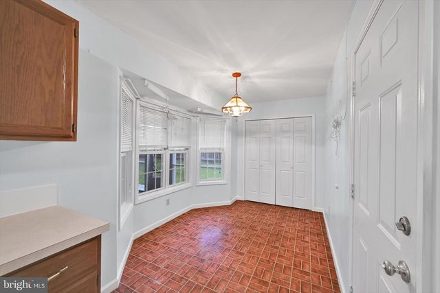 39 MANOR OAKS DR, Millersville, PA 17551