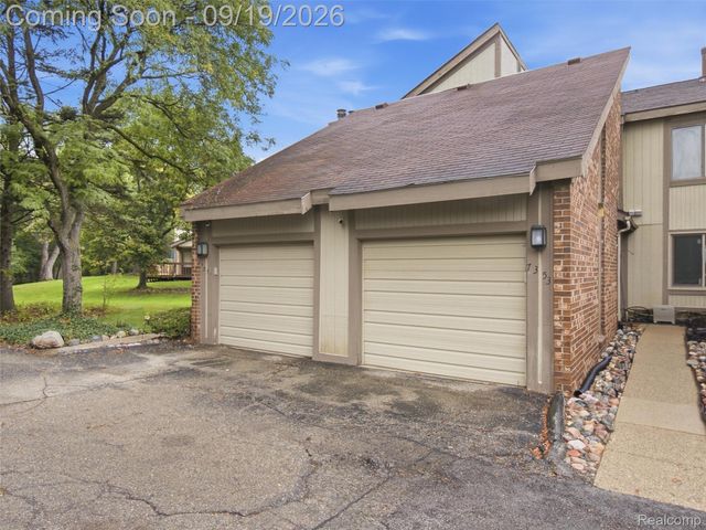 7351 Brynmawr Drive, West Bloomfield Charter Township, MI 48322