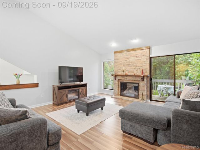 7351 Brynmawr Drive, West Bloomfield Charter Township, MI 48322