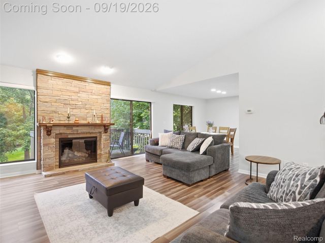 7351 Brynmawr Drive, West Bloomfield Charter Township, MI 48322