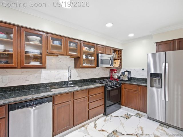 7351 Brynmawr Drive, West Bloomfield Charter Township, MI 48322