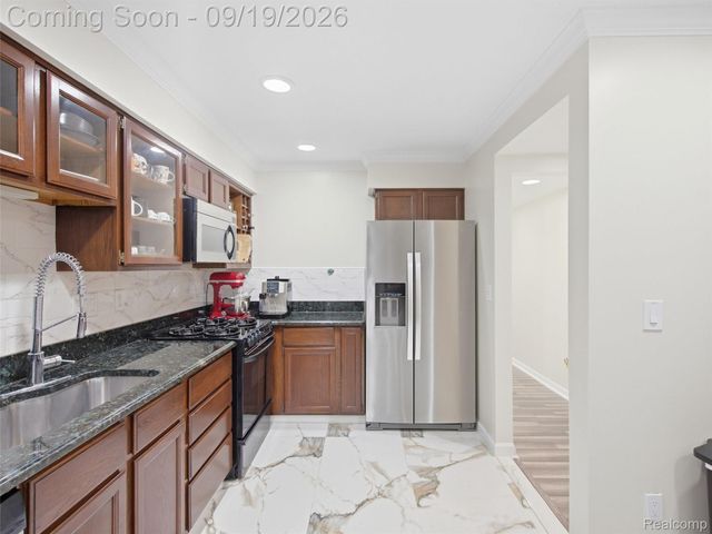 7351 Brynmawr Drive, West Bloomfield Charter Township, MI 48322