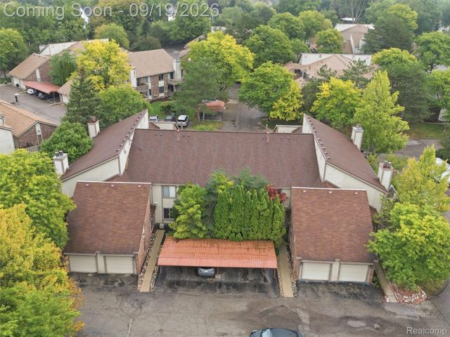 7351 Brynmawr Drive, West Bloomfield Charter Township, MI 48322
