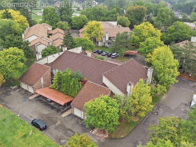 7351 Brynmawr Drive, West Bloomfield Charter Township, MI 48322