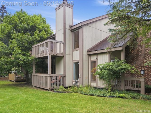 7351 Brynmawr Drive, West Bloomfield Charter Township, MI 48322
