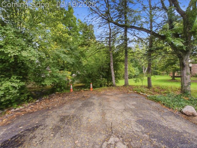 7351 Brynmawr Drive, West Bloomfield Charter Township, MI 48322