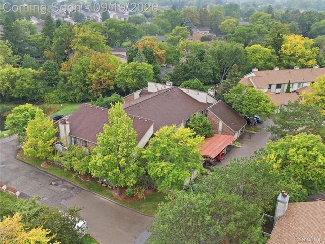 7351 Brynmawr Drive, West Bloomfield Charter Township, MI 48322