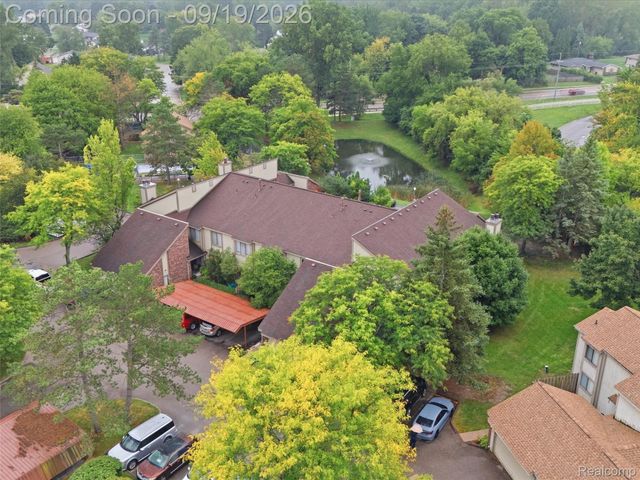 7351 Brynmawr Drive, West Bloomfield Charter Township, MI 48322
