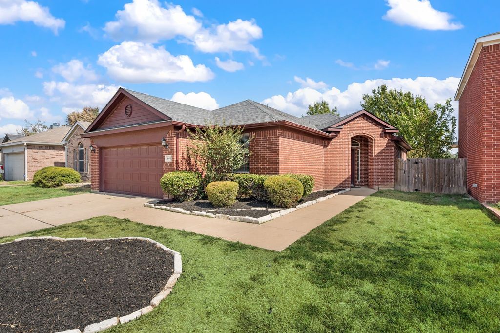 8644 Arcadia Park Drive, Fort Worth, TX 76244 — exterior