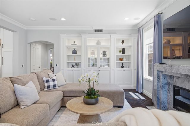 8 N Bayleaf, Irvine, CA 92620